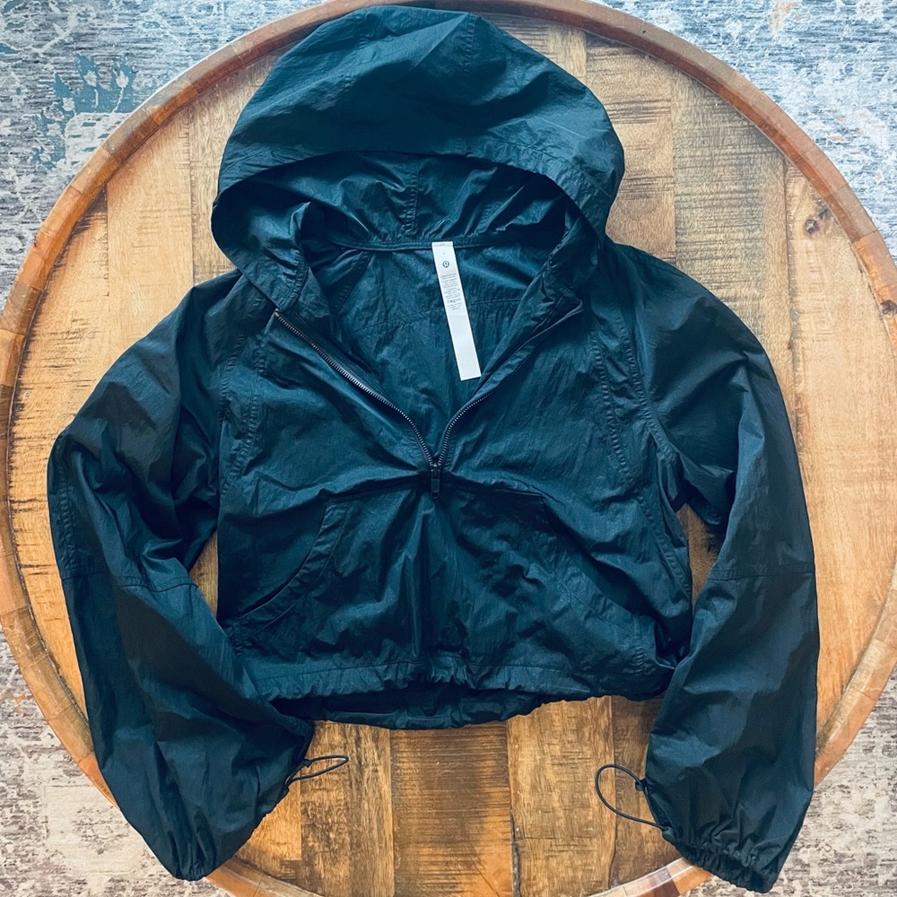 Lululemon Cropped Black Windbreaker
